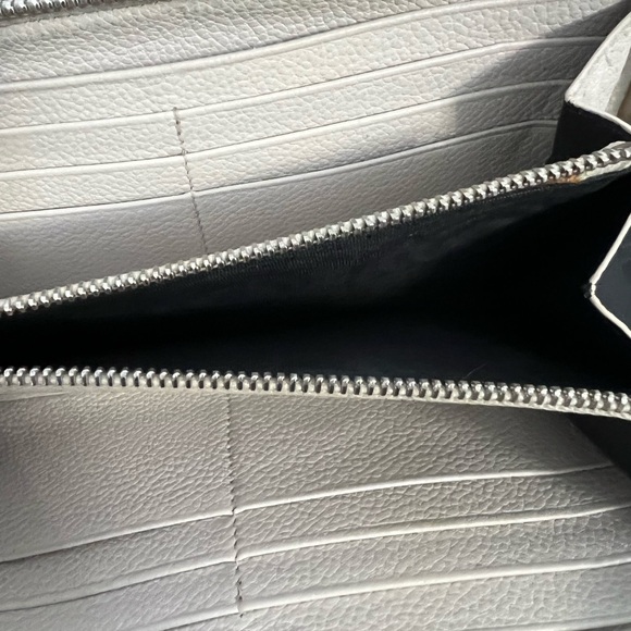 Authentic YSL long wallet - Picture 2 of 5
